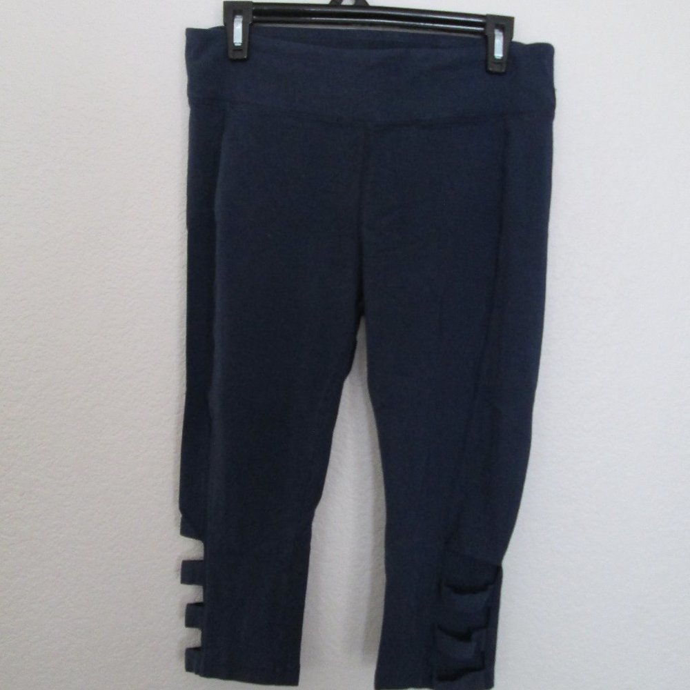 VOGO Athletica Capri Leggings